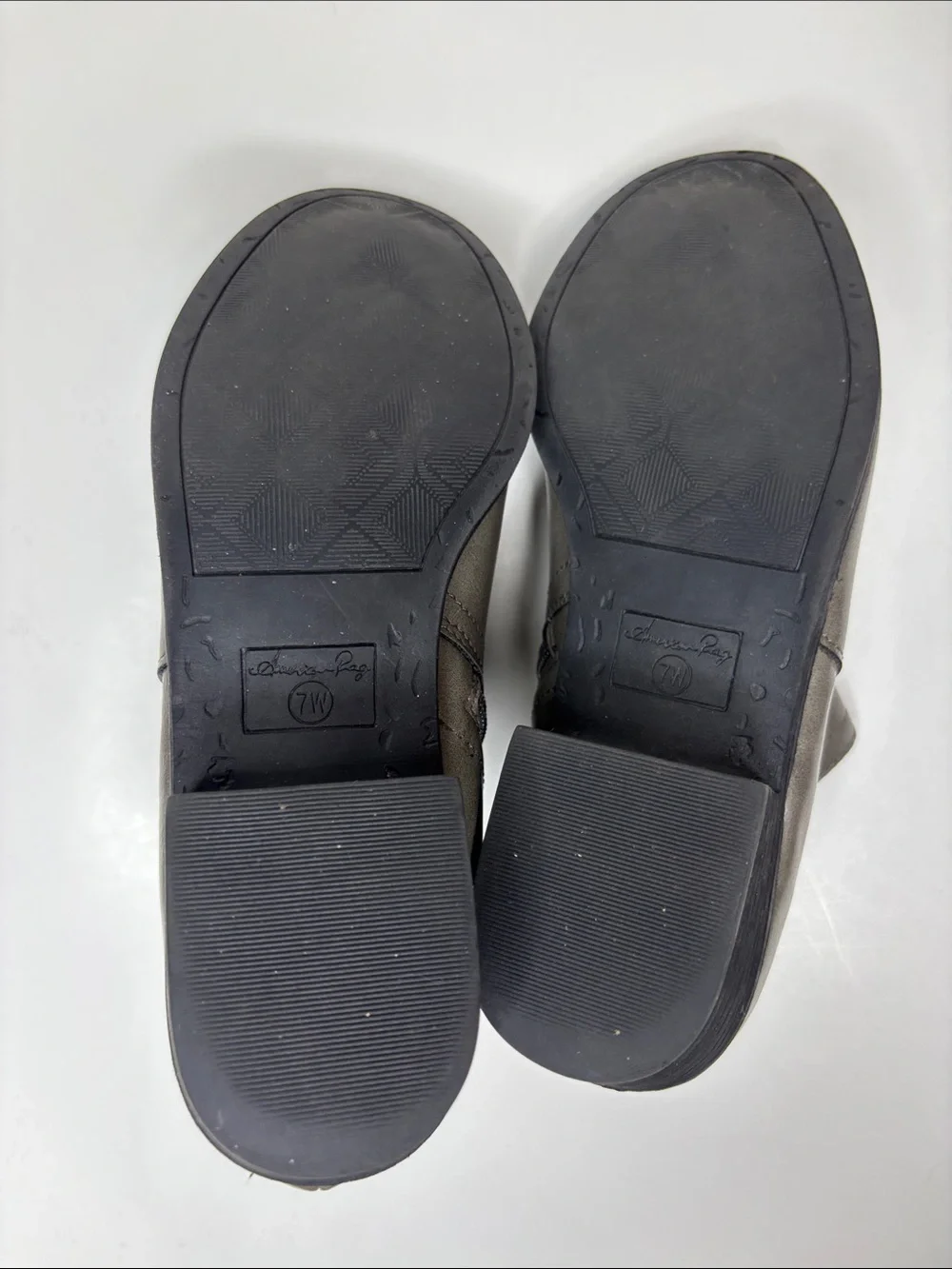 American Rag size 7W Gray Ankle Booties